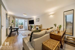 Lounge/Diner- click for photo gallery